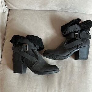 Women's Black Ankle Boots size 9M women’s Report